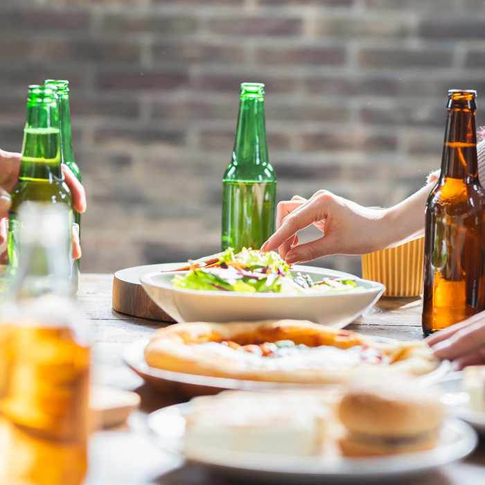 荷物をお客様へ渡す